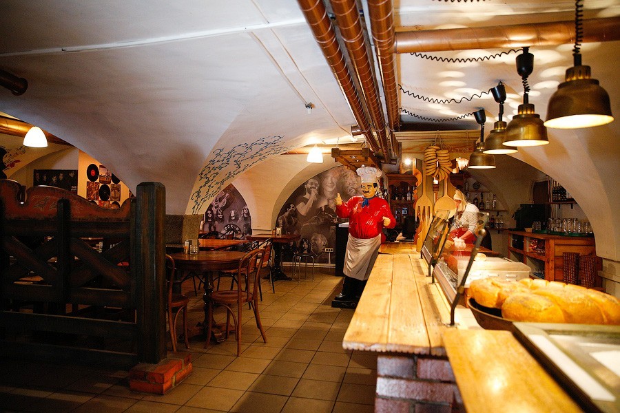 В Польше рестораны запустили акцию. Они бесплатно кормят врачей 