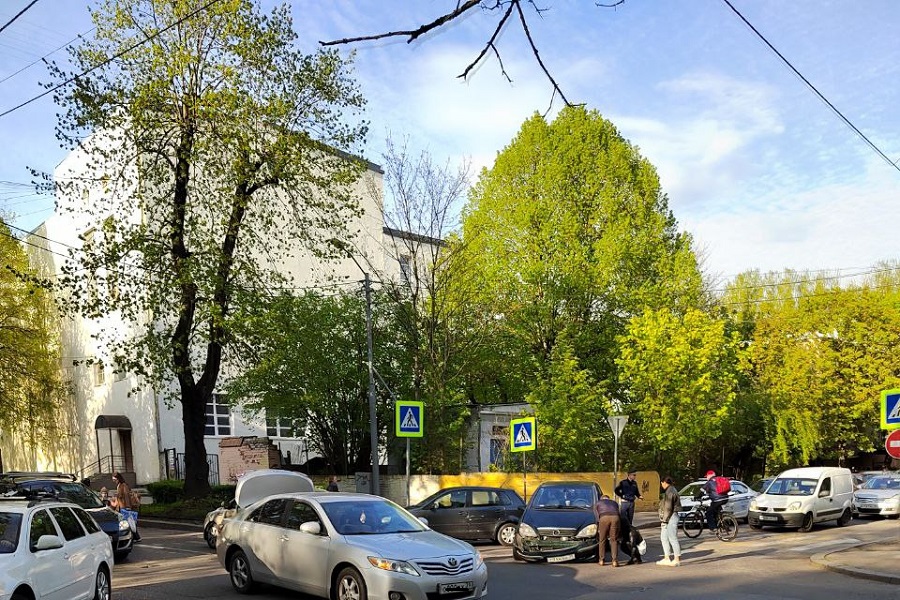 «Пробка во все 4 стороны»: на пересечении  ул. Чайковского и Брамса произошло ДТП (фото)