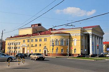 В 2009 году калининградцы стали больше читать и ходить в театры