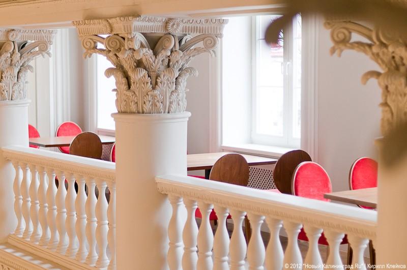 Легендарный ресторан «Универсал» подвергся жесткому лифтингу. Приживётся ли свежая концепция на старом имени?