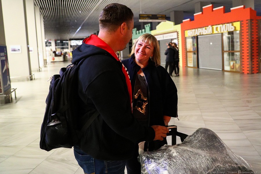 Прямым рейсом с Канар: в «Храброво» прилетел рейс с российскими моряками (фото)