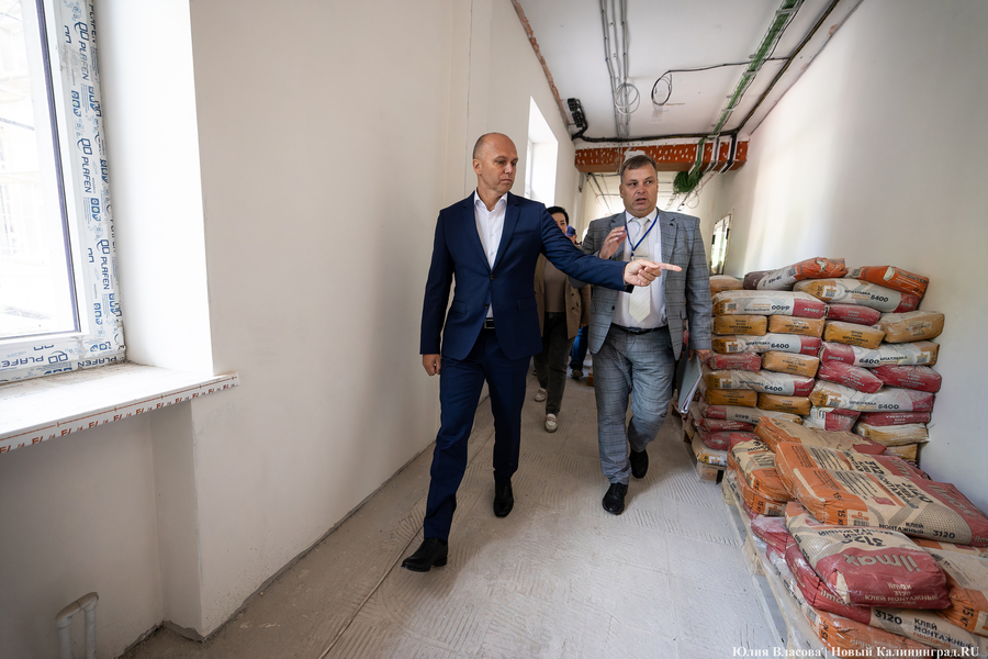 Тир, автомат Калашникова и швейные машинки: как власти готовность школ проверяли