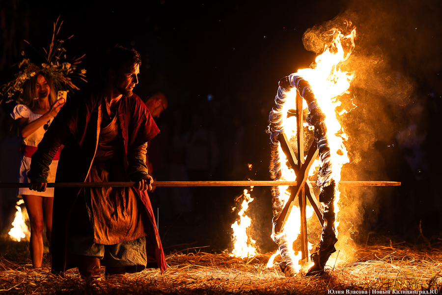 В свете пламени костра: как в Ушкуе отмечали праздник Ивана Купалы (фото)