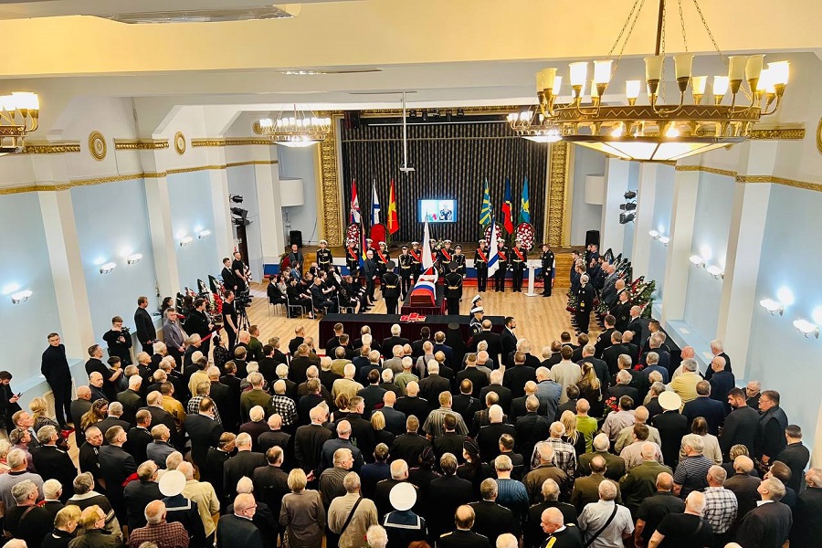 11 июня: Калининград прощается с адмиралом Владимиром Егоровым