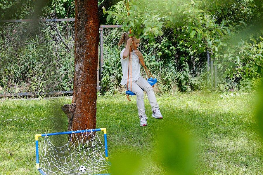 «А нас по телевизору покажут?»: чем занимаются дети в детском лагере «Kids»