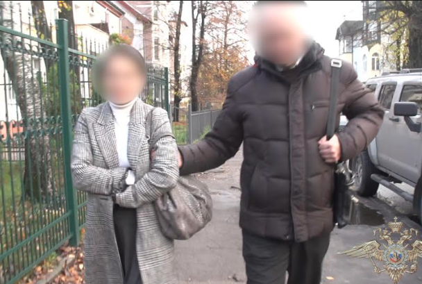 Полиция опубликовала видео задержания и.о. главврача роддома №4