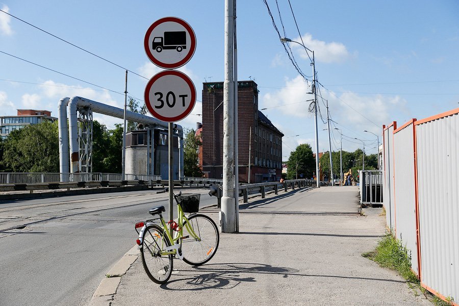Прохода нет: Высокий мост на Остров закрыт на реконструкцию (фото)