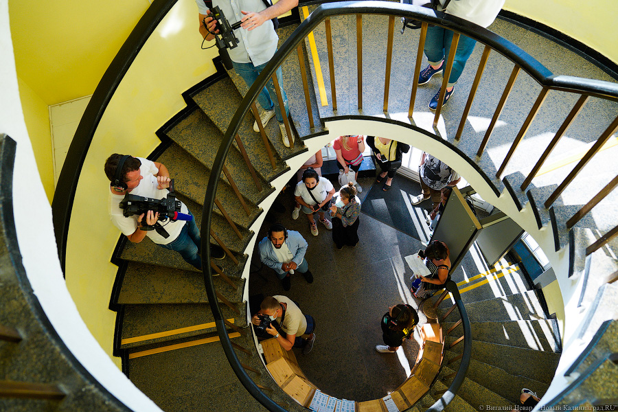 Футуролог Пётр и машина времени: «Фестивальная дирекция» представила спектакль-прогулку 