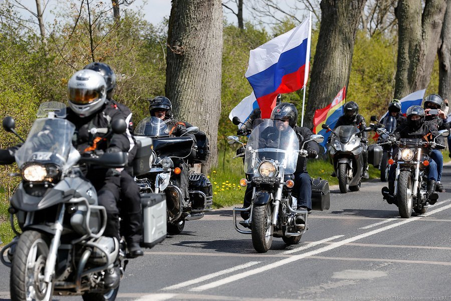Российские байкеры в Польше: в Бранево почтили память павших солдат