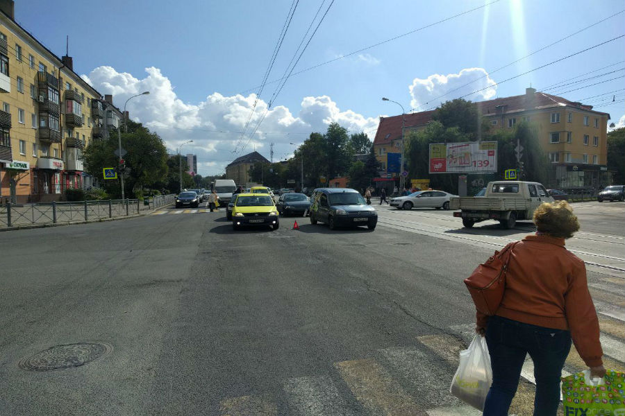 Часть Советского проспекта заблокирована из-за ДТП (фото)