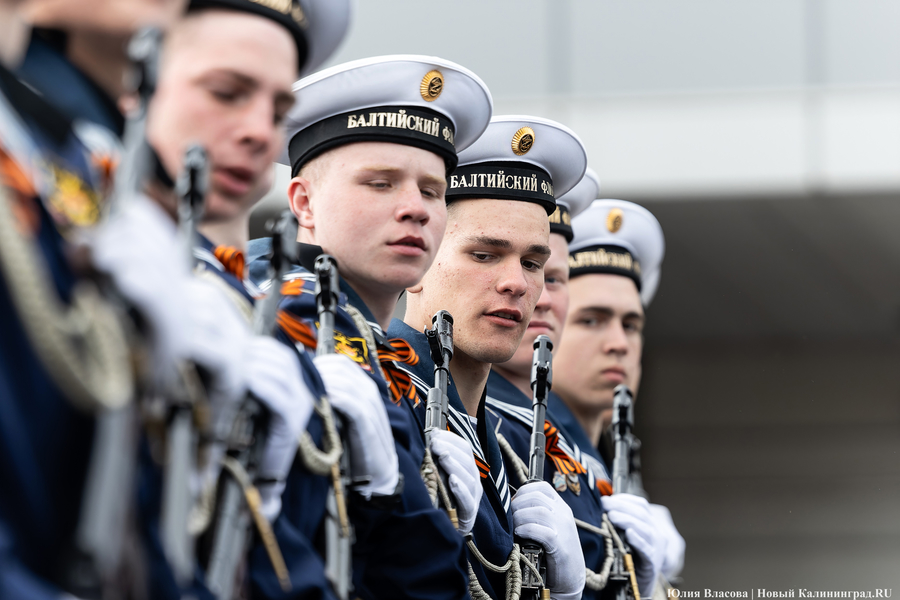 Как проходил Парад Победы в Калининграде (фото)