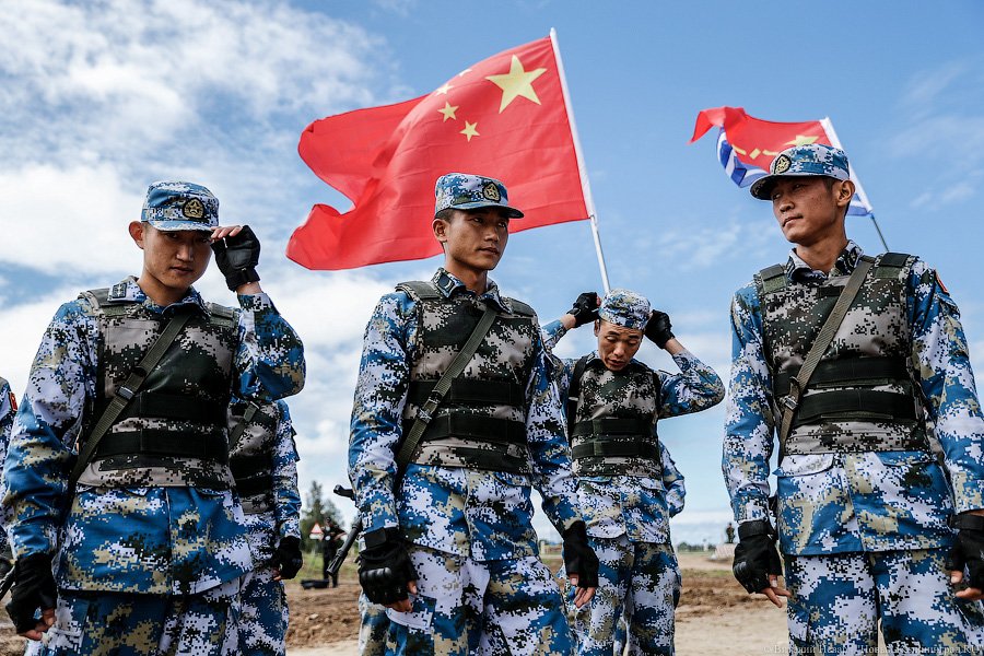 Чей морпех круче всех: фоторепортаж с конкурса «Полоса препятствий»