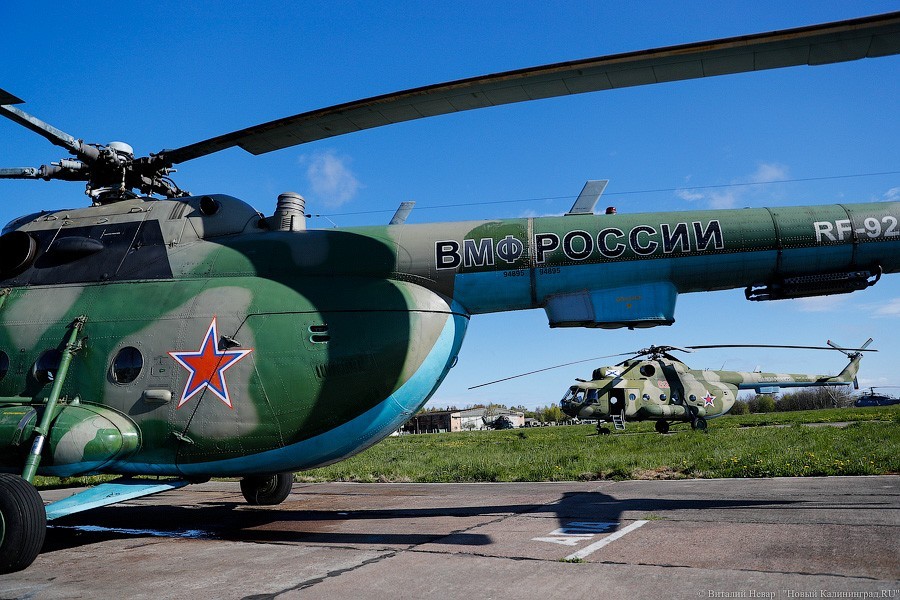 Пролетая над Домом Советов: репетиция воздушного парада из кабины вертолёта