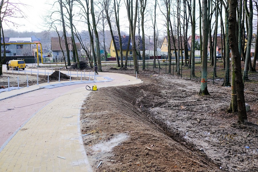 Сенситивные кучки: «завершенный» парк в Гурьевске выглядит недостроенным