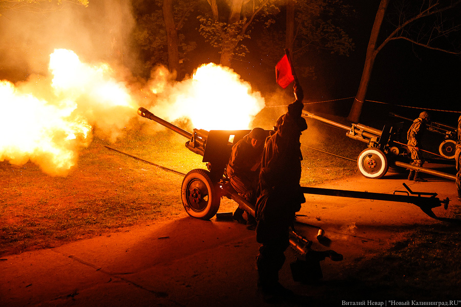30 залпов: салют в честь Дня Победы в Калининграде (фото)