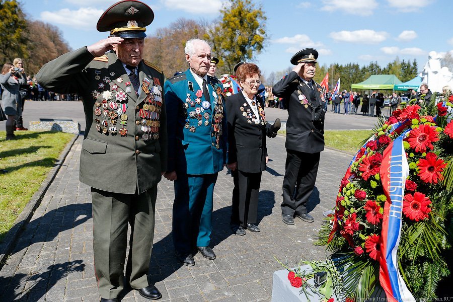 Российские байкеры в Польше: в Бранево почтили память павших солдат