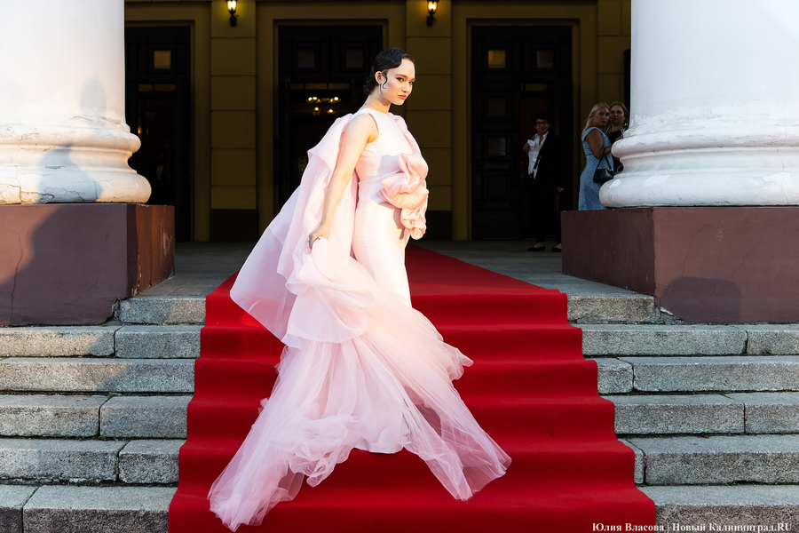 Обморок Антохи МС и голос Пересильд: как открывали фестиваль «Короче» (фото)