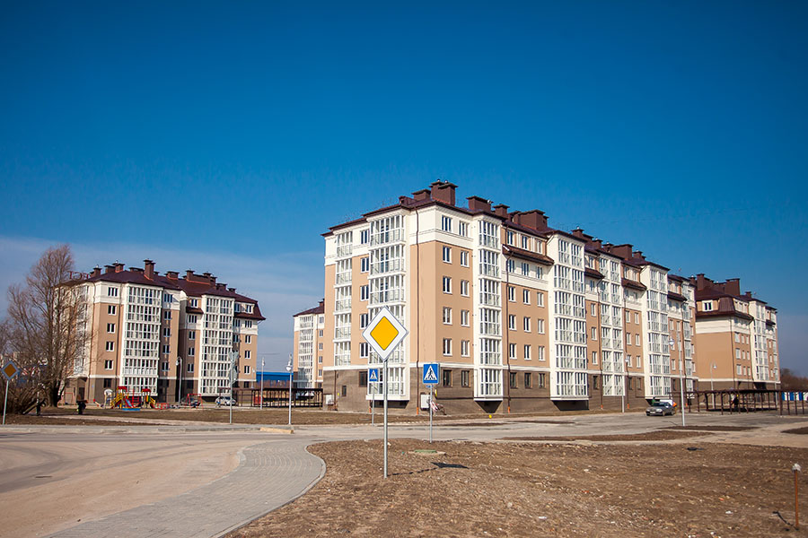 В жилом комплексе «Город мастеров» люди празднуют новоселье