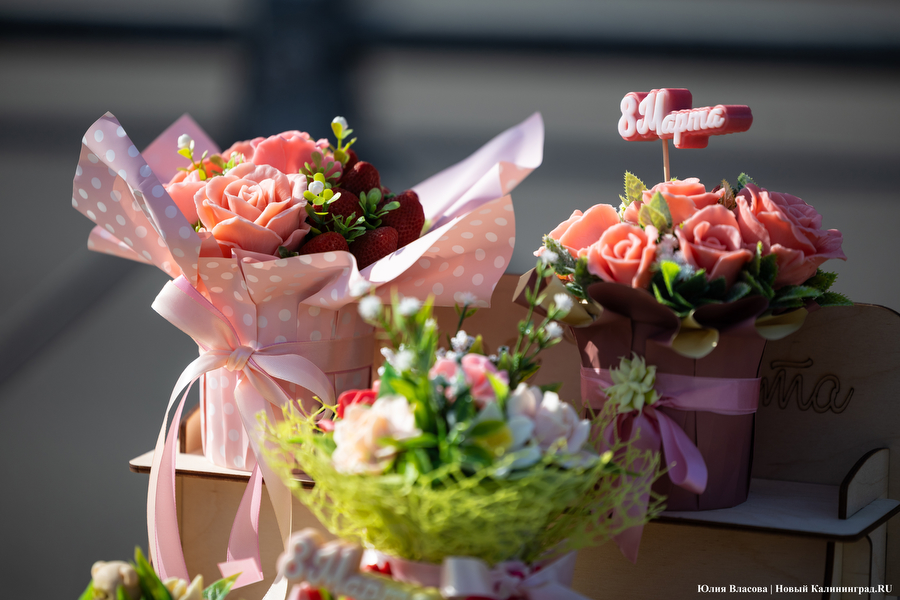 Мимозно-тюльпанный ажиотаж: Калининград накрыла традиционная цветочная лихорадка (фото)