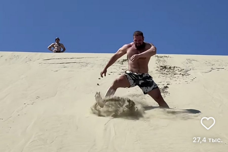 Скриншот видео со страницы Кирилла Сарычева в Instagram