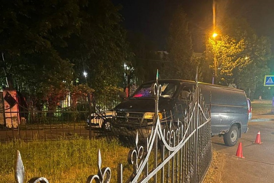 В Калининграде 62-летний водитель умер за рулем во время движения автомобиля