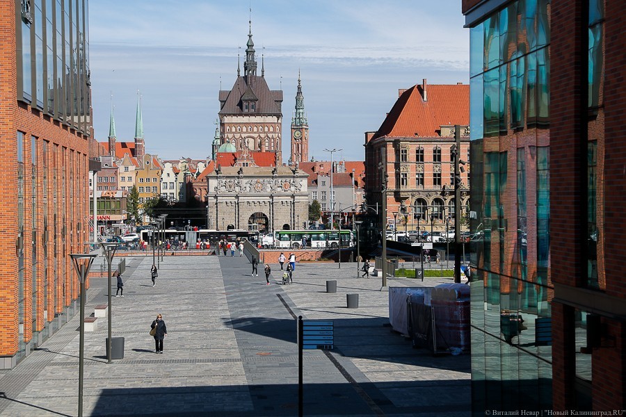 За границей сейчас находятся 100 тысяч российских туристов