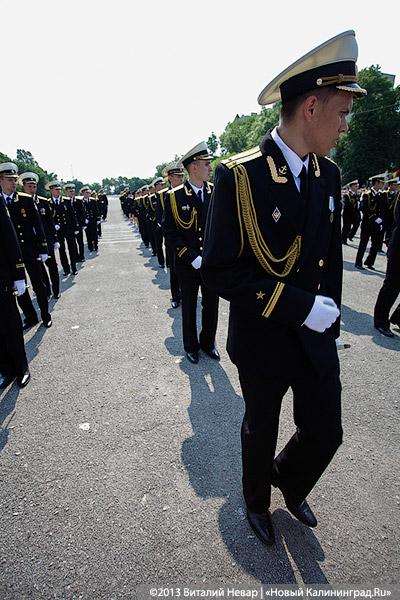 В кильватерном гордом строю: в БВМИ прошёл выпуск лейтенантов