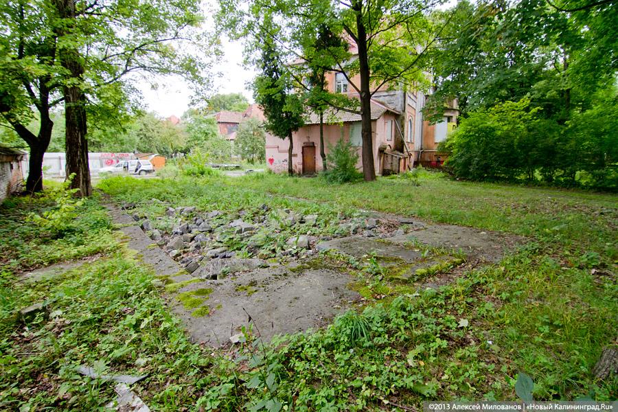 Темнота и фантасмагории: вилла «Яффа» в фотопроекте «Пустые дома»