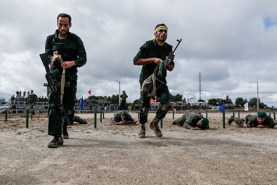 Чей морпех круче всех: фоторепортаж с конкурса «Полоса препятствий»