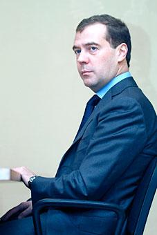 Медведев пообещал вести диалог со всеми политическими силами