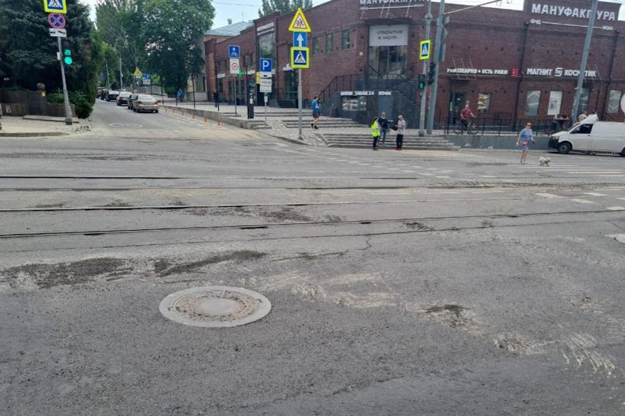 Военная техника повредила более 10 тыс. кв. метров дорог в Ростове-на-Дону