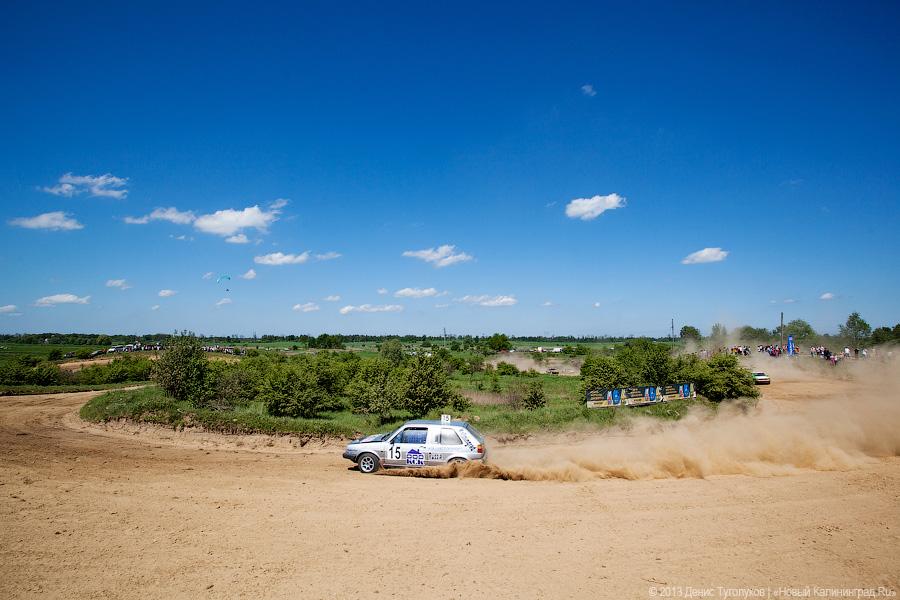 «С шумом и пылью»: фоторепортаж с соревнований по автокроссу