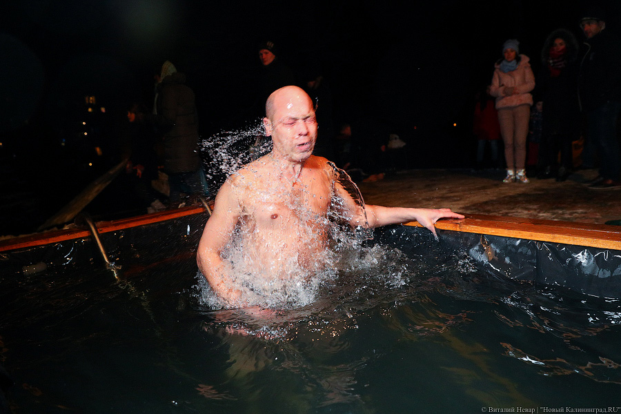 Крещенский экстрим: как прошли купания в Калининградской области (фото)