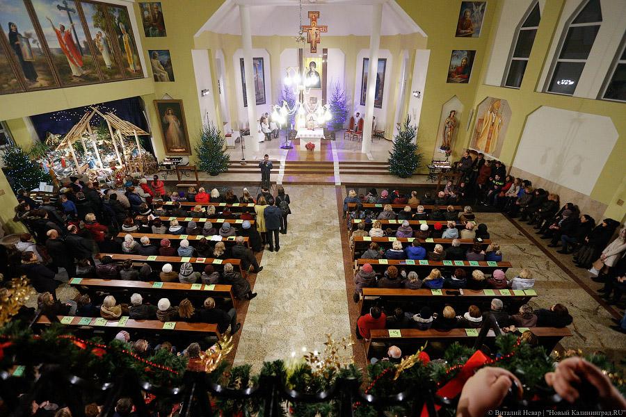 Сочельник, свечи, тишина: как встречали католическое Рождество в Калининграде
