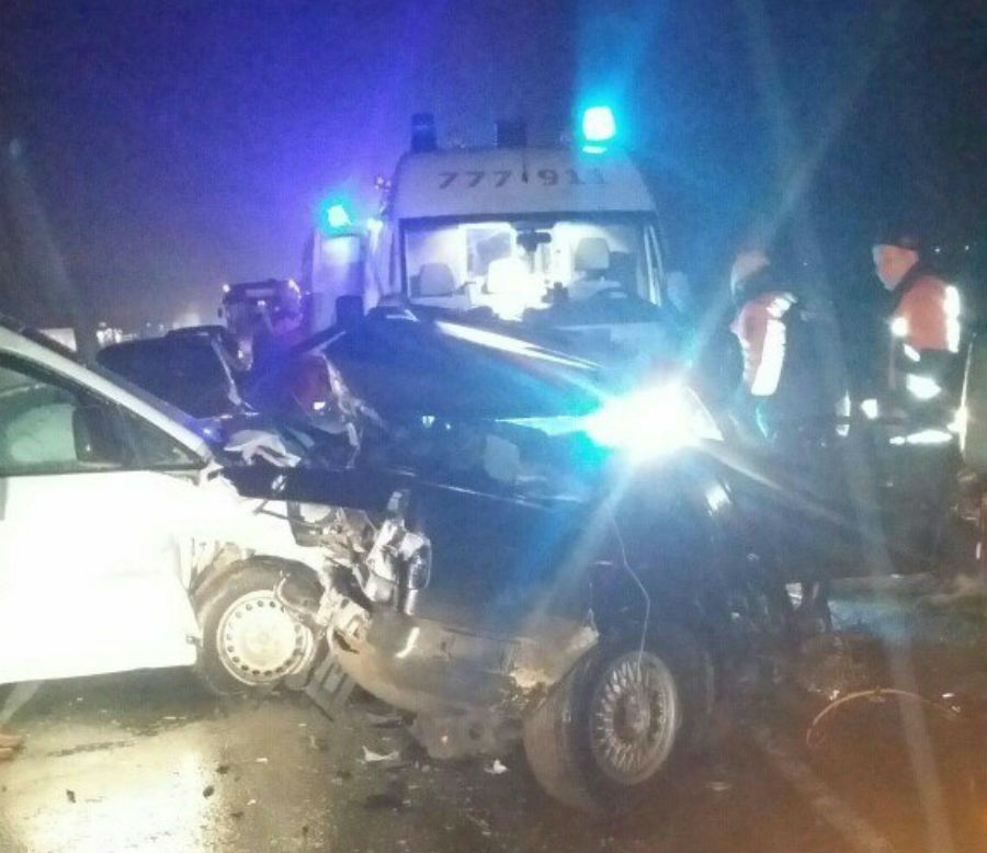  Свидетели: в Луговом произошло ДТП с тремя машинами, «там месиво» (фото)