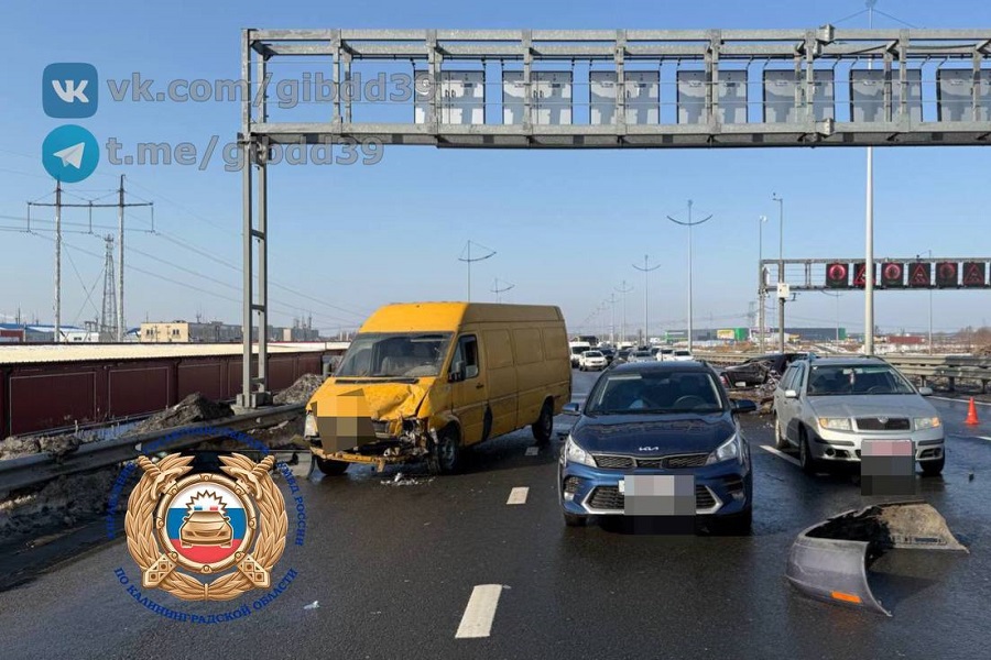 На Северном обходе из-за обрыва буксировочного троса произошло массовое ДТП (фото)