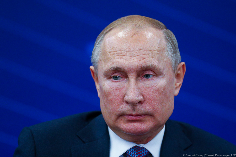 «Много людей болеет вокруг»: Путин задумался о личном карантине из-за коронавируса