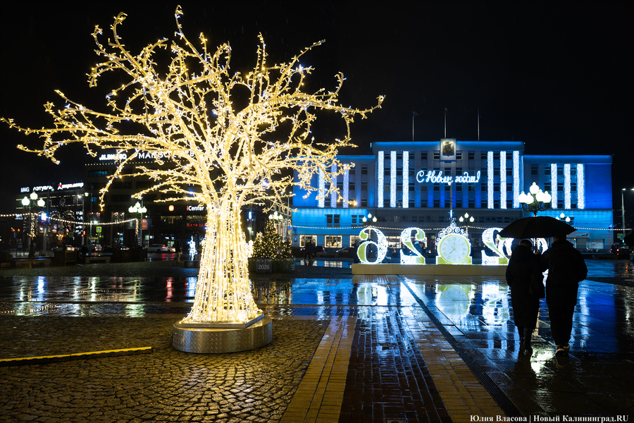Конусу конец: как выглядит центр Калининграда с новой ёлкой (фото)