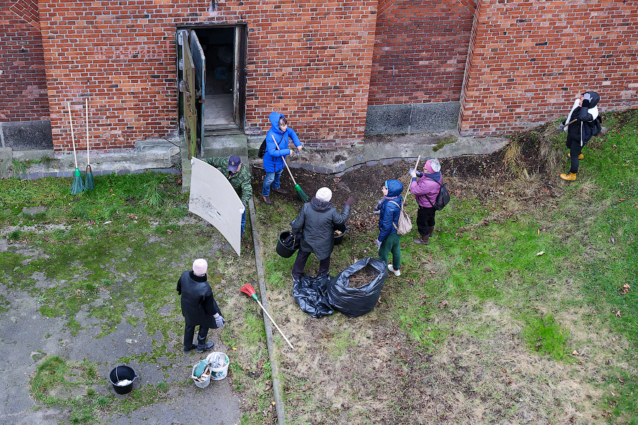 Бастион и порядок: в «Литве» провели первый субботник (фото)