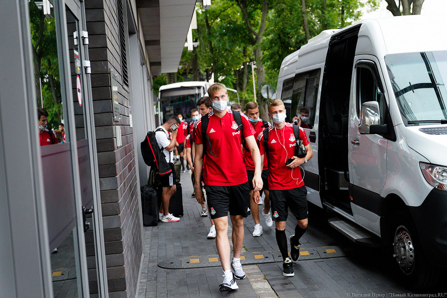 Суперкубок надежды: команды «Локомотив» и «Зенит» прибыли в Калининград (фото)