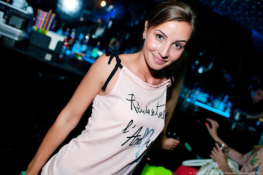 Бикини-пляж: в «Платинуме» прошел показ купальников