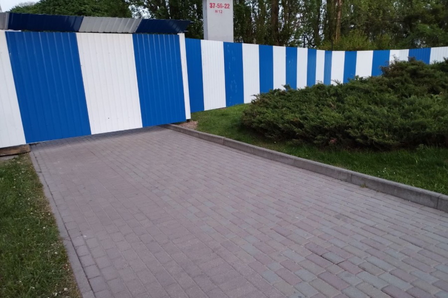 Мэрия: тротуар у стадиона «Балтика» в Калининграде закрыт до декабря