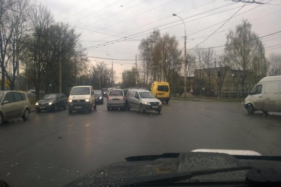 На Киевской образовалась пробка из-за аварии (фото)