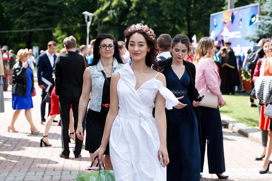 Конфедератки ввысь: в Кафедральном соборе вручили дипломы выпускникам БФУ 