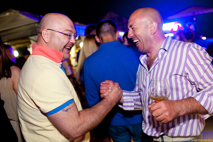 Танцы на воде: фоторепортаж с открытия клубного проекта «Воздух»