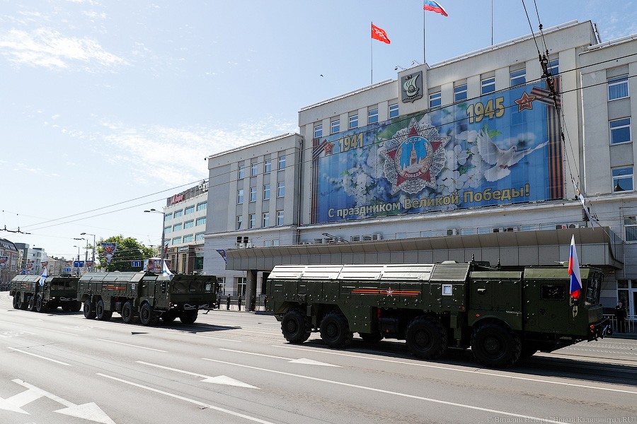 Курсантки, кадеты и танк: как прошёл Парад Победы в Калининграде (фото)