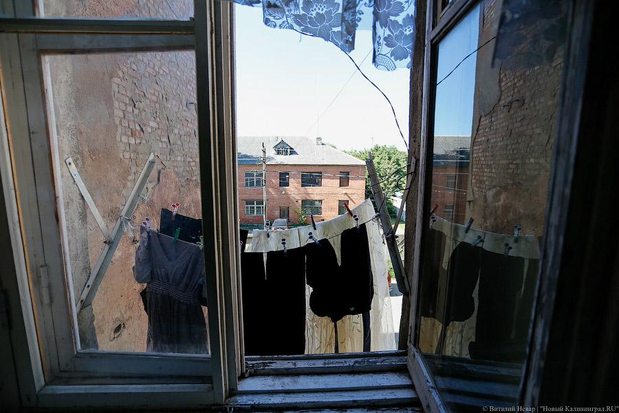 «Придет ОМОН»: жители аварийного дома в Балтийске рискуют оказаться на улице