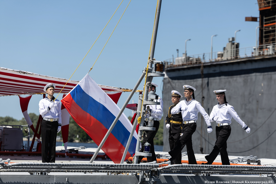 «Меч» для Индии: в Калининграде передали индийским ВМС фрегат с завода «Янтарь» (фото)