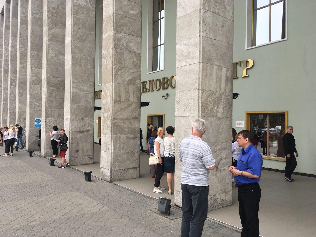 В центре Калининграда эвакуировали бизнес-центр (фото)