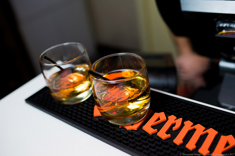 В Армении сообщили о прекращении поставок продукции Ереванского коньячного завода в Россию